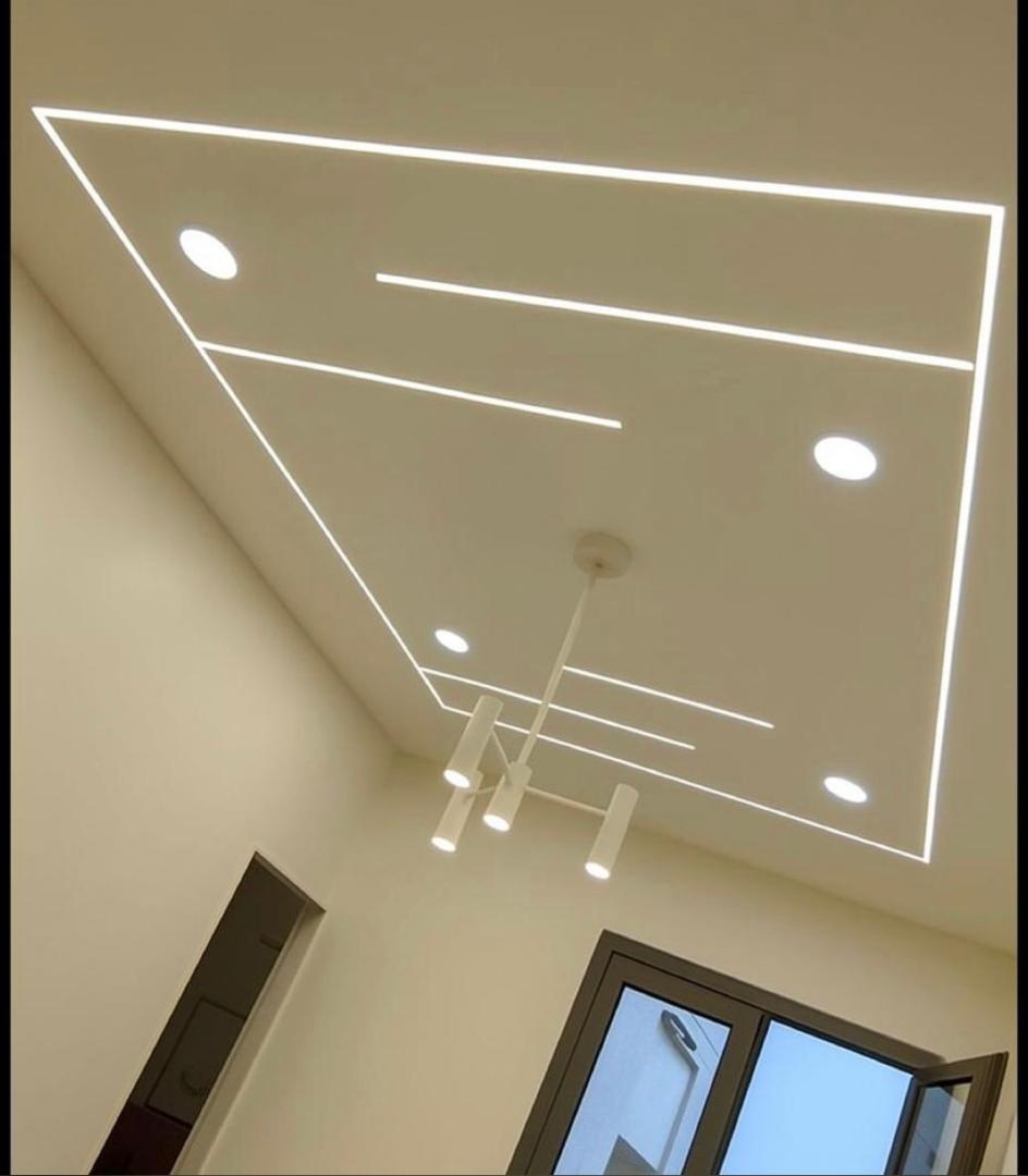 Plasterboard ceiling with recessed cove lighting